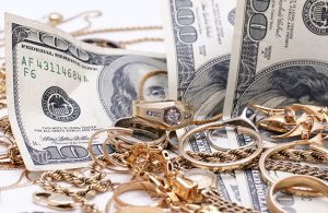 3 Reasons to Buy Jewelry From a Pawn Shop